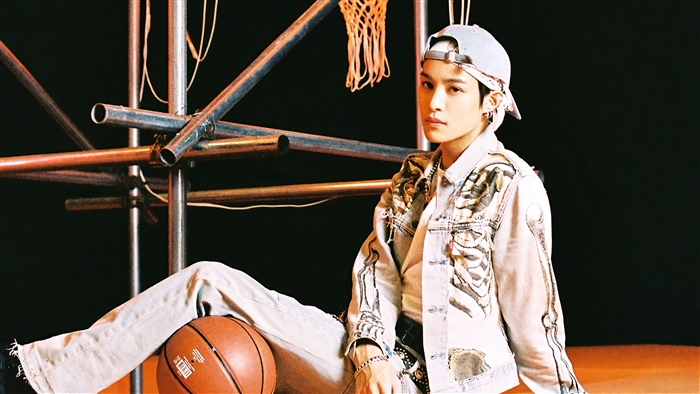 YangYang from NCT U Misfit Resonance Pt. 1 Album 4K