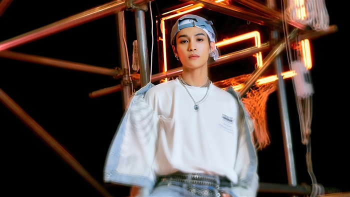 YangYang from NCT U in Misfit Resonance Pt. 1 Album 4K