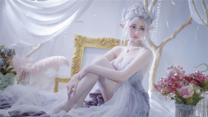 Ghosblade Elegant Fantasy Cosplayer in 4K