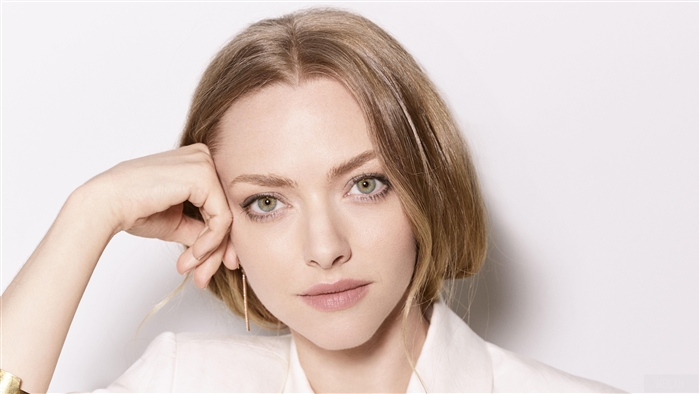 Amanda Seyfried Soft Portrait Photoshoot 4K