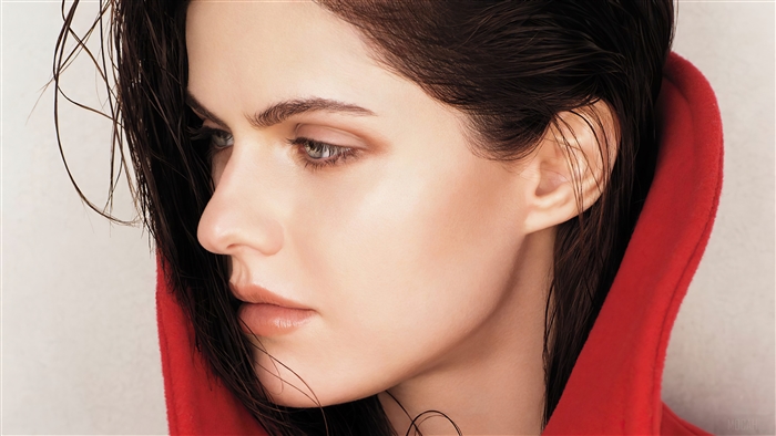 Alexandra Daddario Close-Up Photoshoot 4K