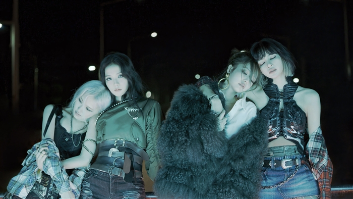 BLACKPINK Group Photo at Night 4K