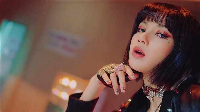 Lisa from BLACKPINK in Stylish Look 4K