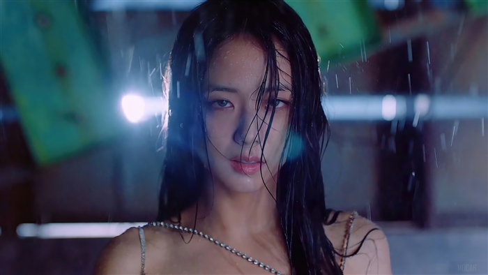 Jisoo from BLACKPINK in Rainy Scene 4K