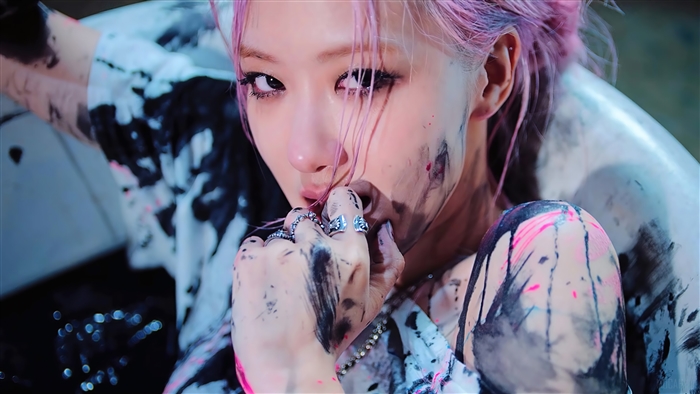 Rose from BLACKPINK with paint in Lovesick Girls 4K