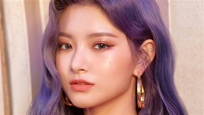 Yiren from EVERGLOW with Purple Hair 4K