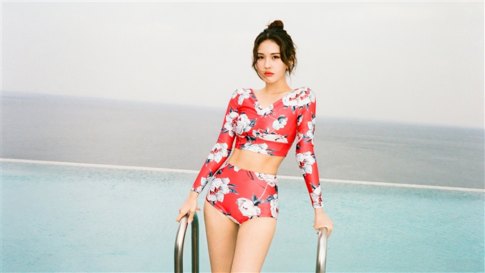 Jeon Somi in Floral Long Sleeve Swimwear 4K