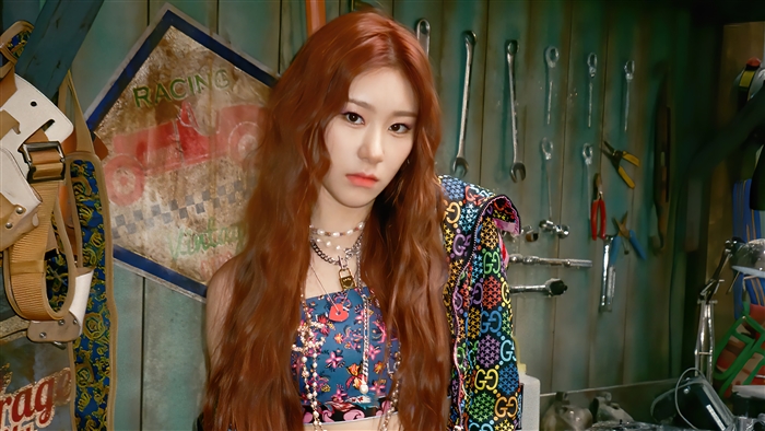 Chaeryeong from ITZY in Colorful Jacket 4K
