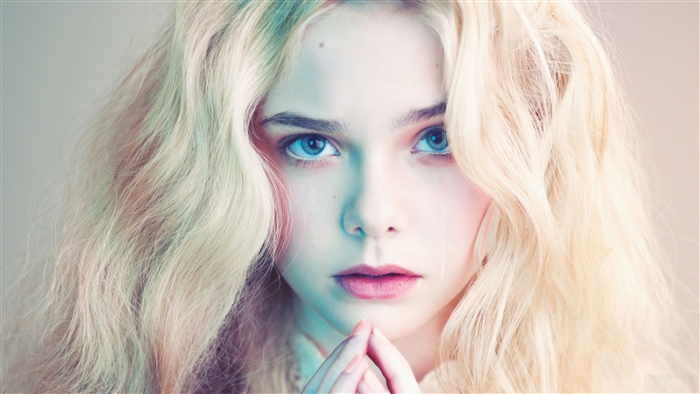 Elle Fanning Stunning Blonde Portrait 4K