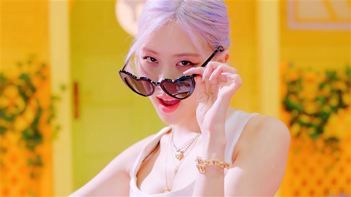 Rose from BLACKPINK in Vibrant Summer Look 4K