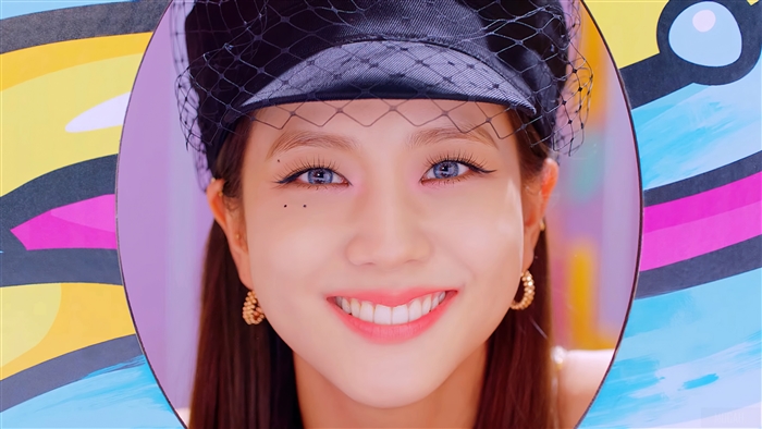 Jisoo from BLACKPINK wearing a black hat