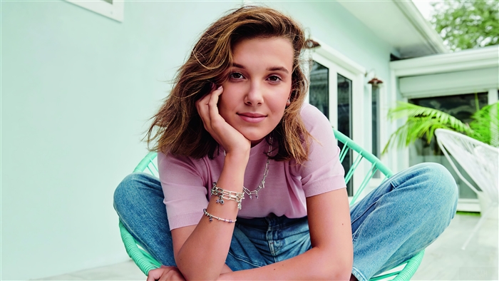 Millie Bobby Brown Relaxing in Casual Outfit 4K