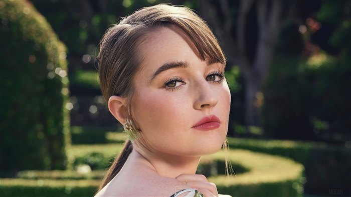 Kaitlyn Dever 4K
