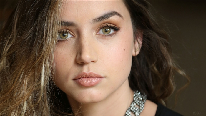 Ana de Armas Close-up Portrait 4K