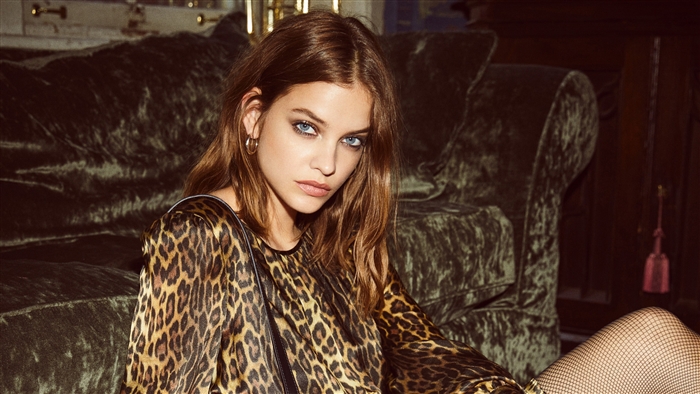 Barbara Palvin in Stylish Leopard Print Outfit 4K