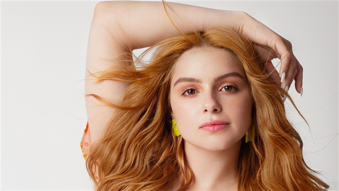 Ariel Winter in a Photoshoot 4K