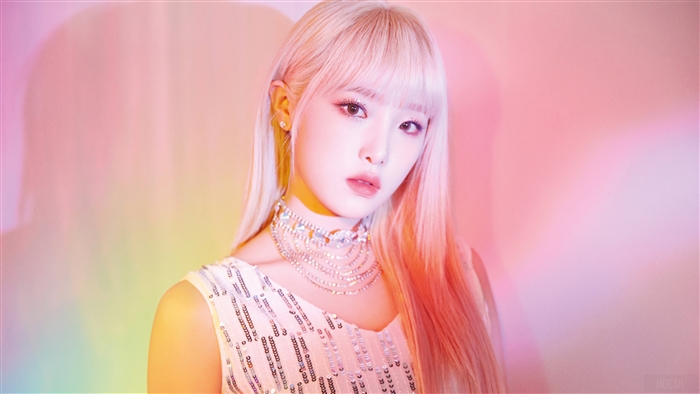 Choi Yena from IZONE with Pastel Pink Lighting 4k