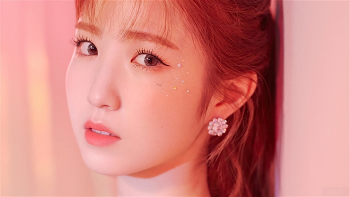 Honda Hitomi from IZONE