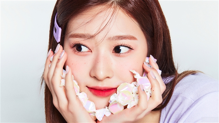 Kim Minjoo from IZONE with Pastel Candy 4K