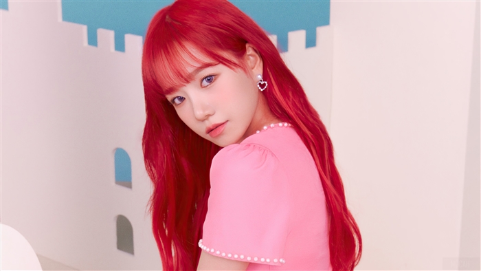 Jo Yuri from IZONE in pink dress