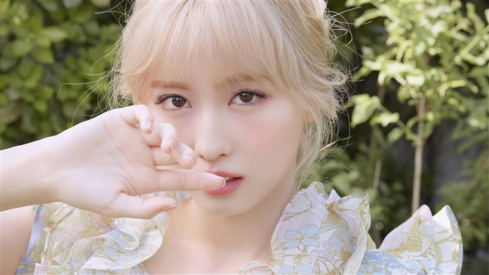 Hirai Momo from TWICE in Soft Floral Dress 4K