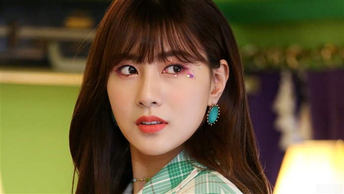Hayoung from Apink with Glitter Makeup 4K