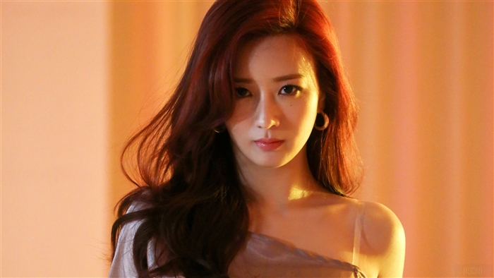 Bomi from Apink in Warm Golden Light 4K