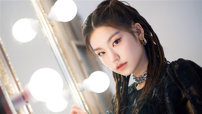 Yeji of ITZY Close-Up Portrait 4K