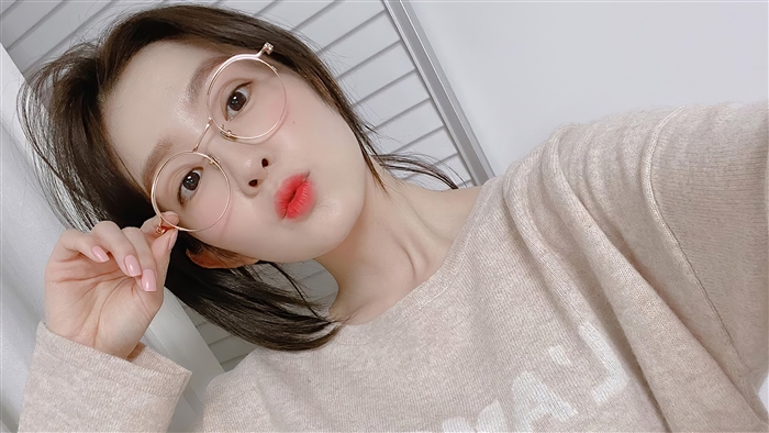 Irene from Red Velvet in Glasses 4K