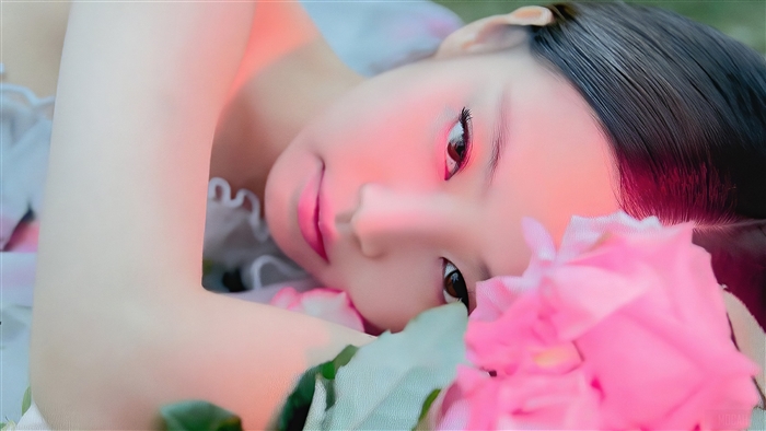 Jennie from Blackpink with pink flowers