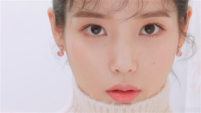 IU Close-Up Portrait in Soft Light 4K