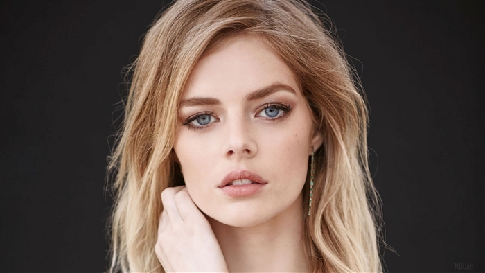 Samara Weaving Close-up Portrait 4K