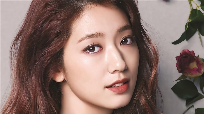Park Shin Hye Close-Up Portrait 4K