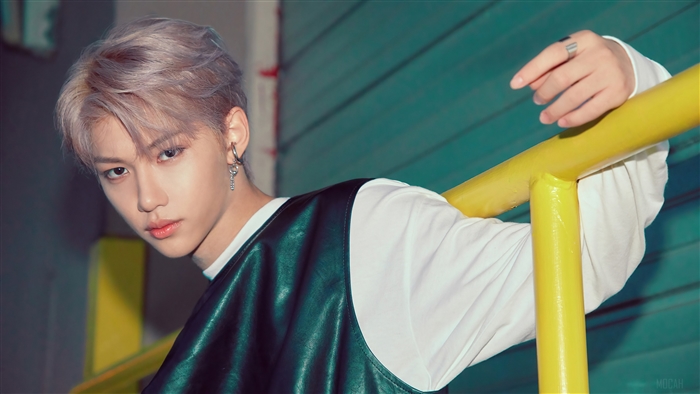 Stray Kids Felix in Leather Vest 4K