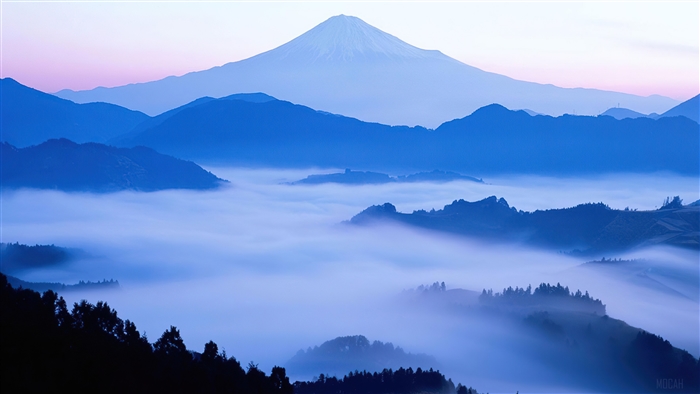 Mountain Fog Scenery 4K