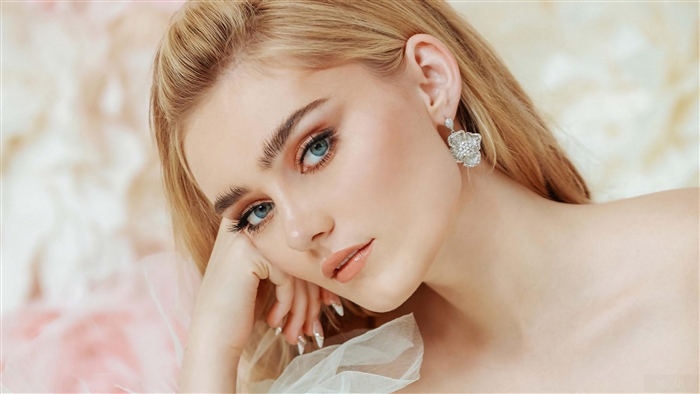Meg Donnelly 4K