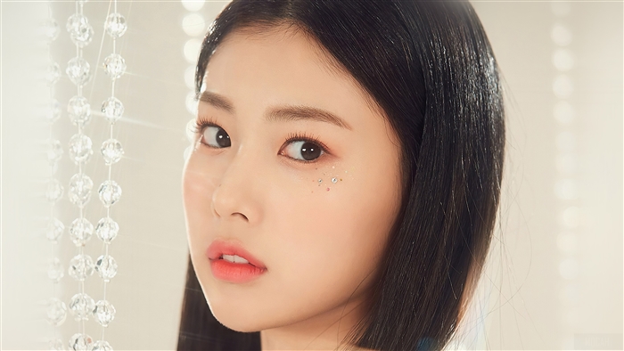 Kang Hye Won from IZONE