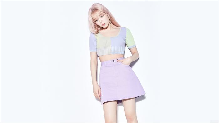Seunghee from Oh My Girl in pastel outfit