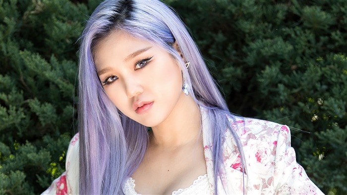 Mimi from Oh My Girl