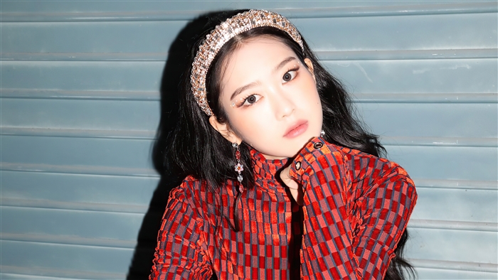 Jiho from Oh My Girl in 4K
