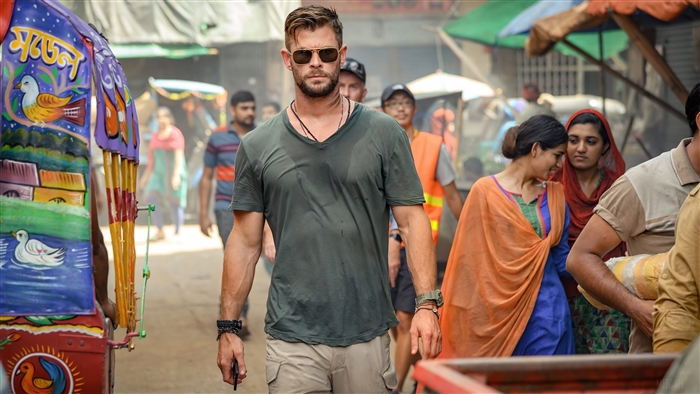 Chris Hemsworth in Extraction