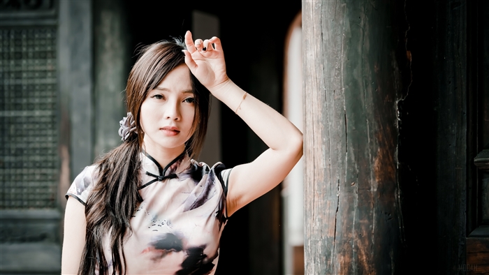 Asian Woman in Traditional Kimono 4K