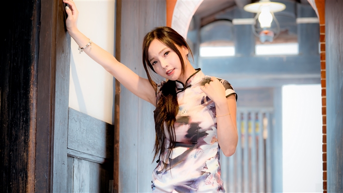 Woman in a traditional Chinese dress
