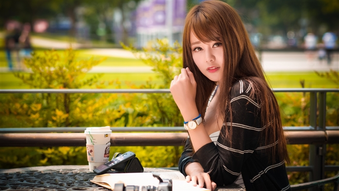 Asian woman with brown eyes and brunette hair, 4K