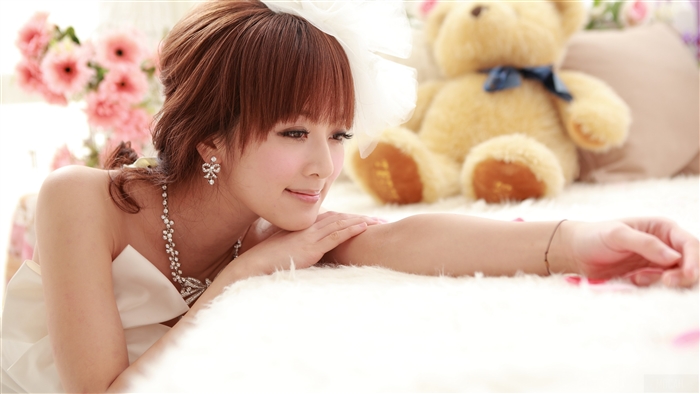 Mikako Zhang Kaijie Smiling with Teddy Bear 4K
