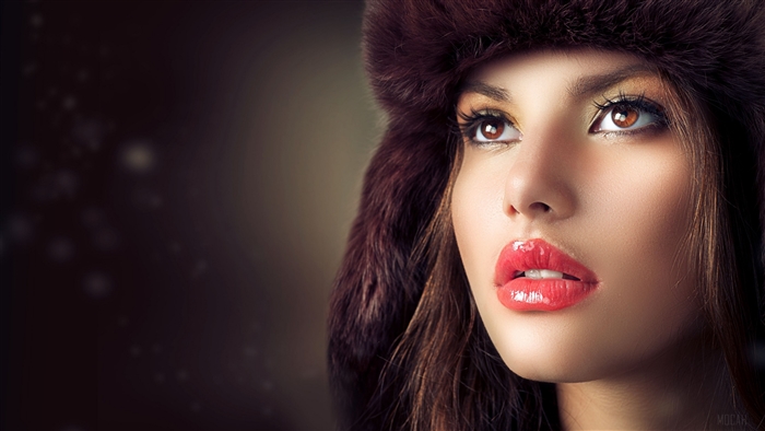 Woman with fur hat and red lipstick 4K