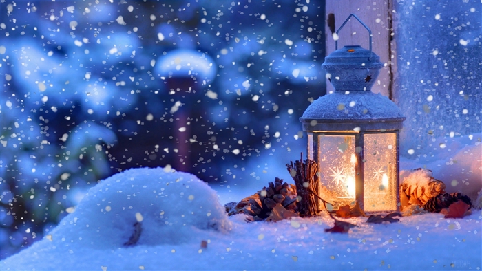 Christmas Lantern in Snowfall 4K