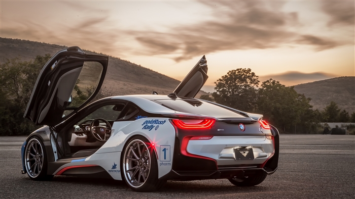 BMW i8 White Sport Supercar with Butterfly Doors