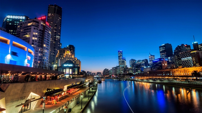 Melbourne skyline and Yarra River at dusk 4K