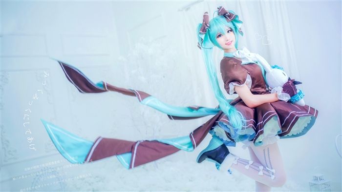Hatsune Miku Cosplay with Flowing Ribbons 4K